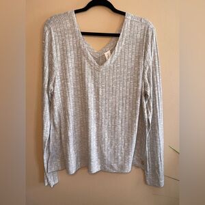 Livi Gray V-Neck Ribbed Women's Top Size 14/16